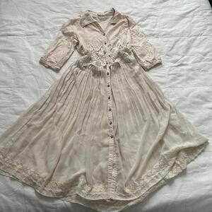 Axes Femme Cream floral lace middle long dress Size medium